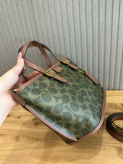 Coach Taxi Tote 21 Signature Green Ferragens Douradas