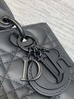 Dior Lady Dior Bag  Preto .