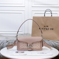 Bolsa Coach Tabby Shoulder Bag 26 in Signature Canvas with Colorblock.