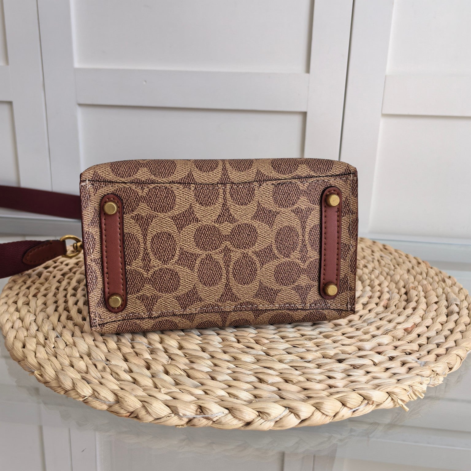 Coach Willow Tote 24 Pebble Khaki Signature Canvas  Ferragens Douradas