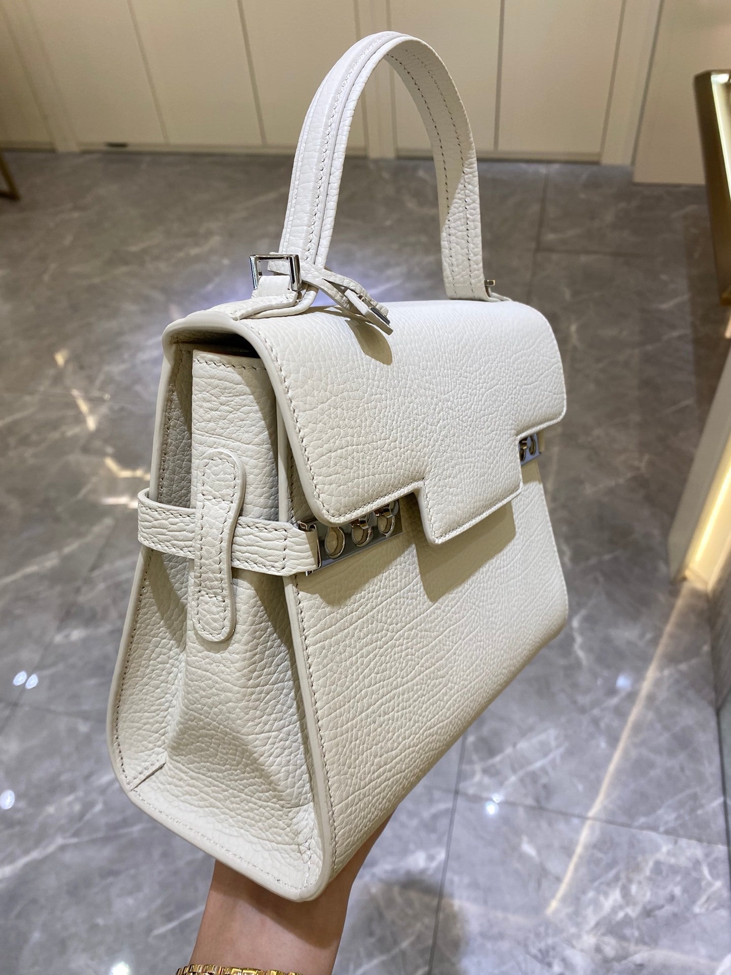 Delvaux Tempête MM Off White Ferragens Prata