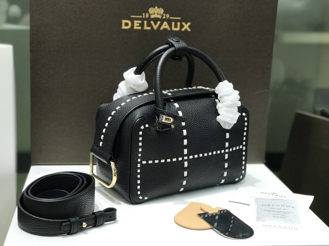 Delvaux Cool Box Black Costura Contrastante