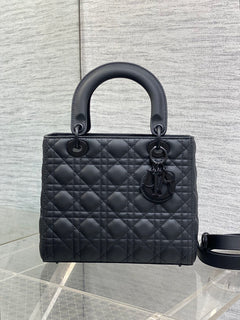 Dior Lady Dior Bag  Preto .