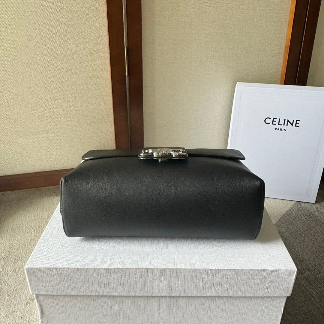 Celine Victoire Black