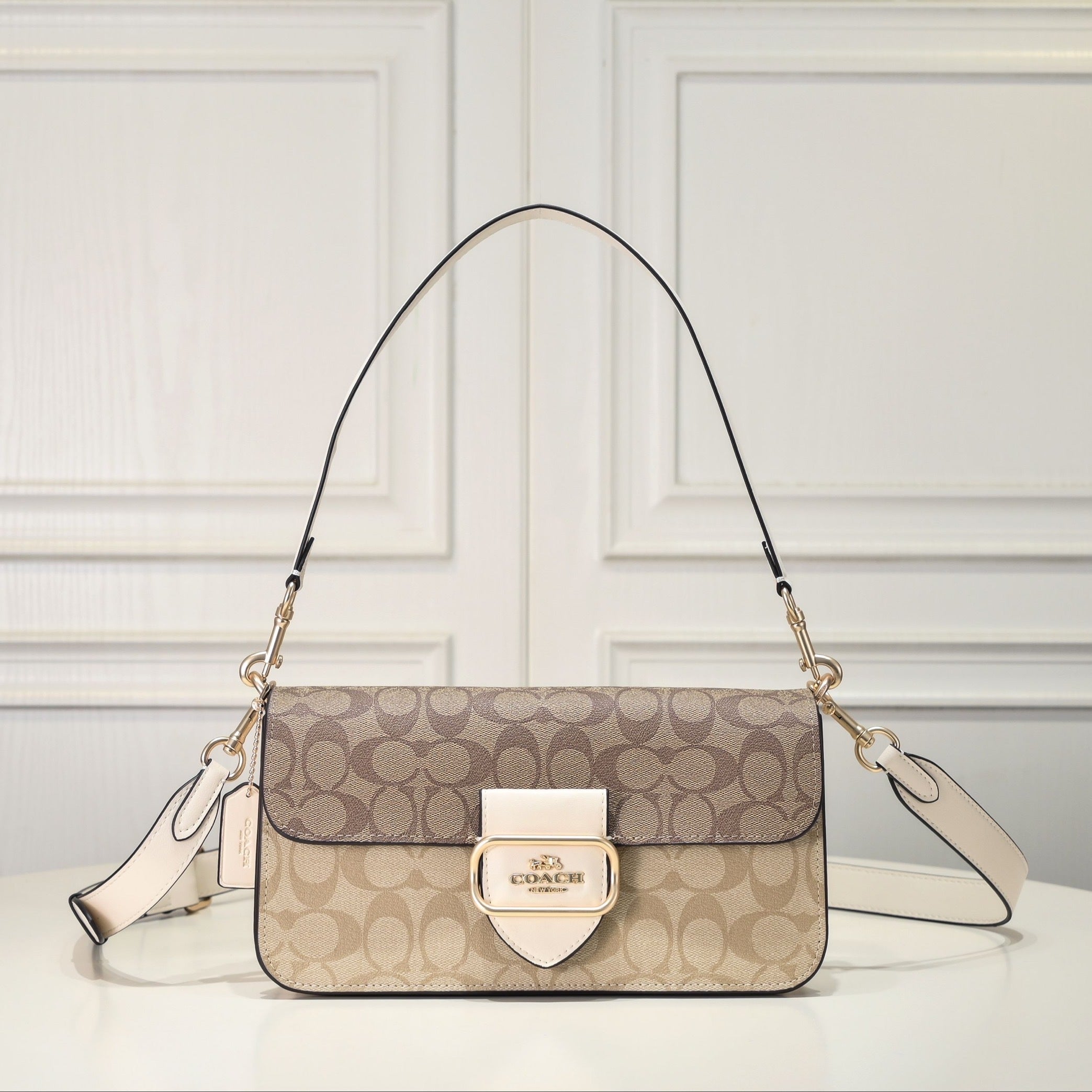 Coach Morgan Signature Shoulder Bag Off-white/Bege