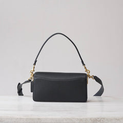 Bolsa Coach Tabby em Couro Preto com Interior Caramelo .
