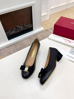 Ferragamo Vara Pump Salto Bloco Baixo Black