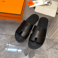 Hermes Izmir Sandal Noir Smooth Calfskin Leather.