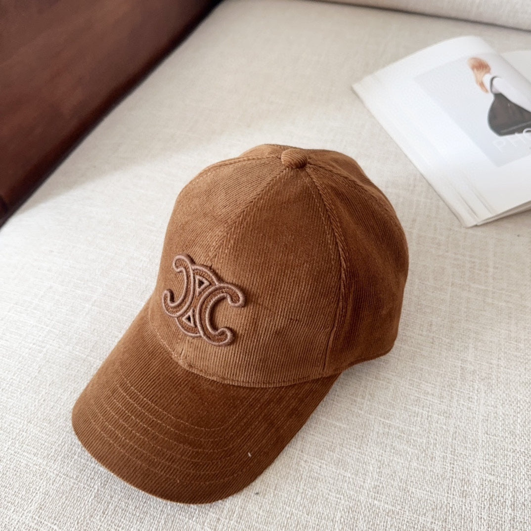 Boné Celine Brown