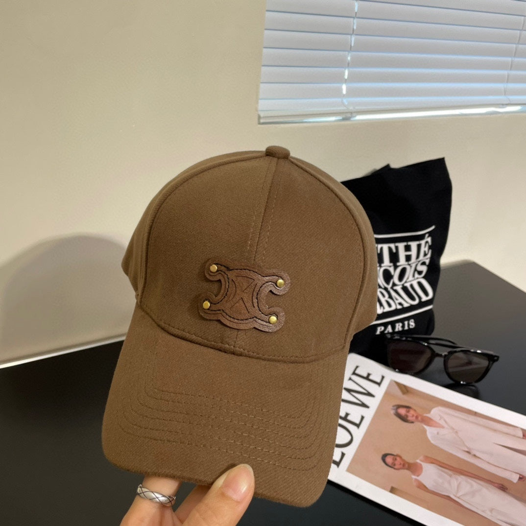 Boné Celine Brown