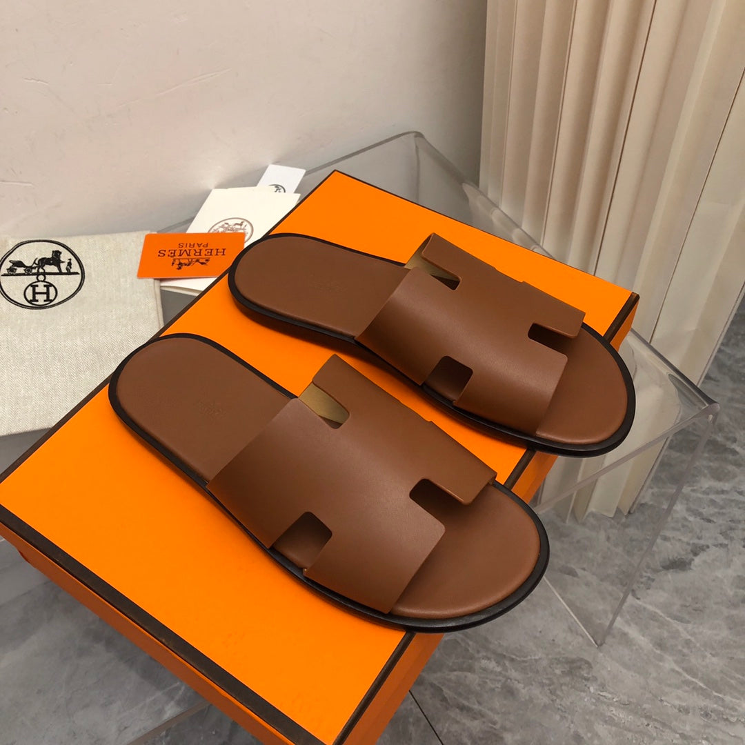 Hermes Izmir Sandal Gold Smooth Calfskin Leather.