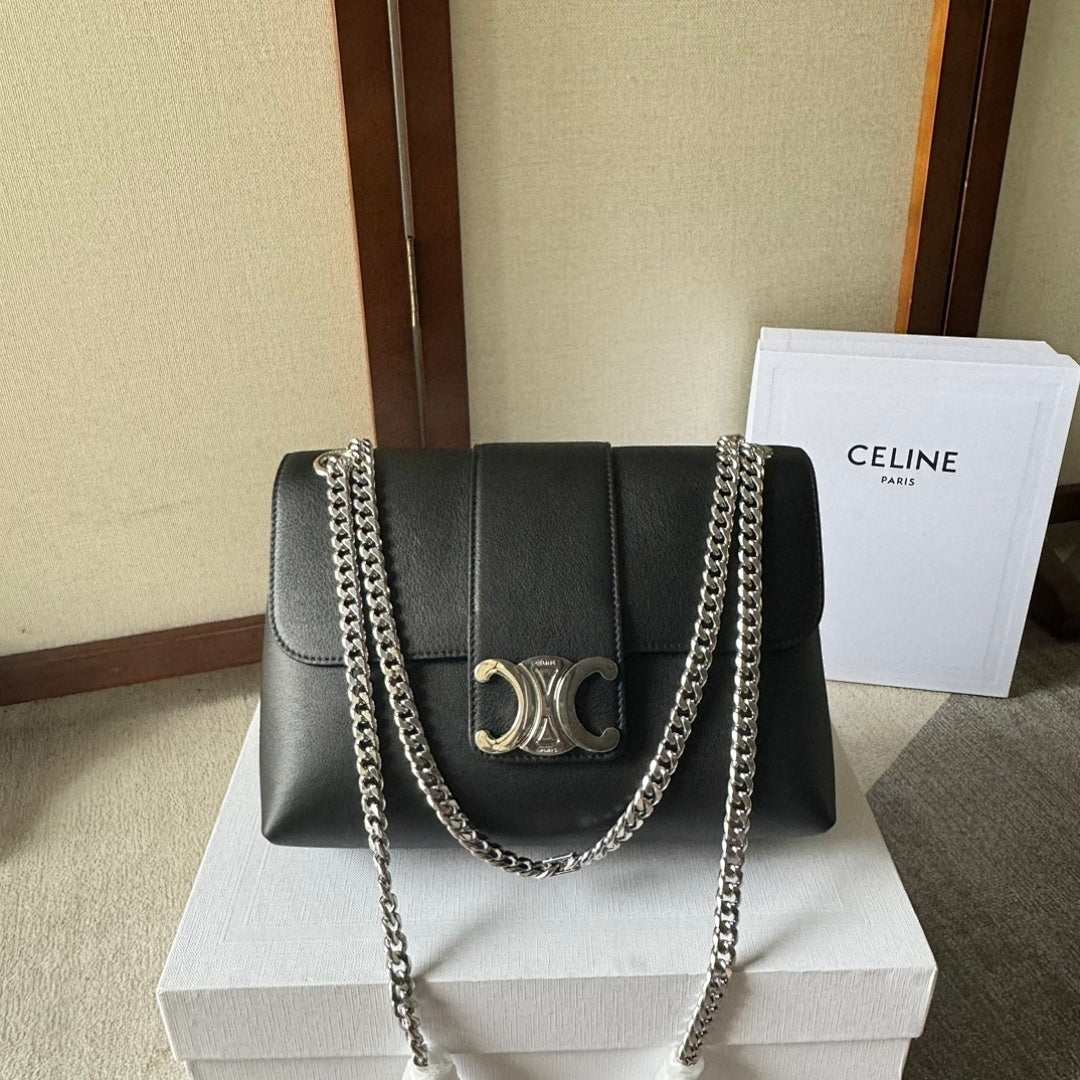 Celine Victoire Black