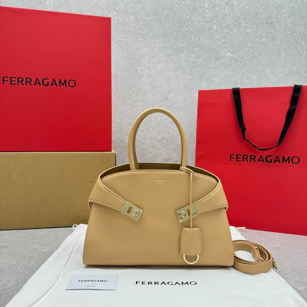 bolsa tote Ferragamo Hug bege