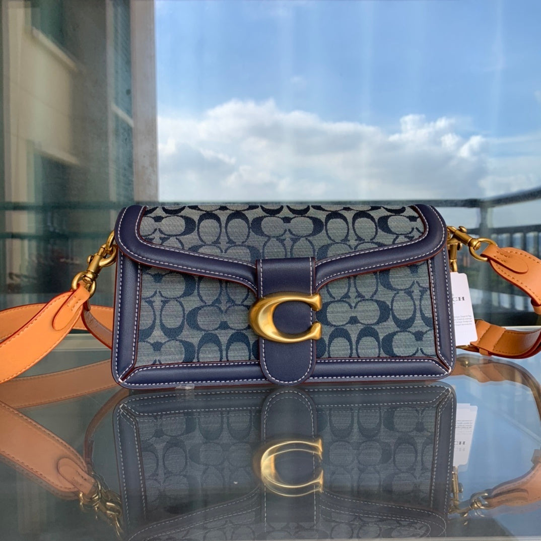Bolsa Coach Tabby Shoulder Bag 26 in Signature Chambray.
