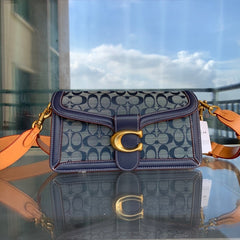 Bolsa Coach Tabby Shoulder Bag 26 in Signature Chambray.