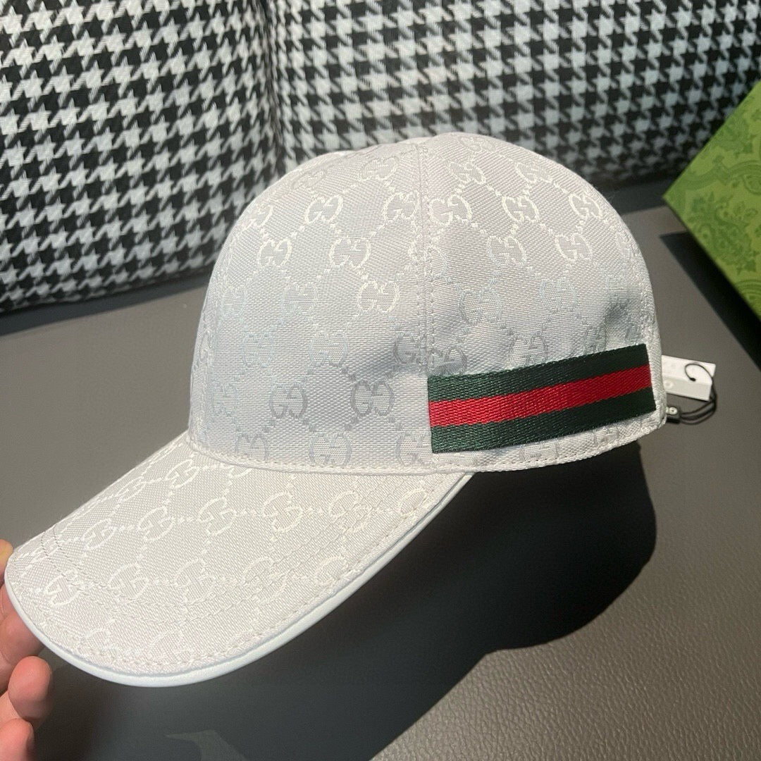 Boné Gucci.
