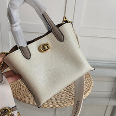 Coach Willow Tote 24 Pebble Leather Beje Ferragens Douradas