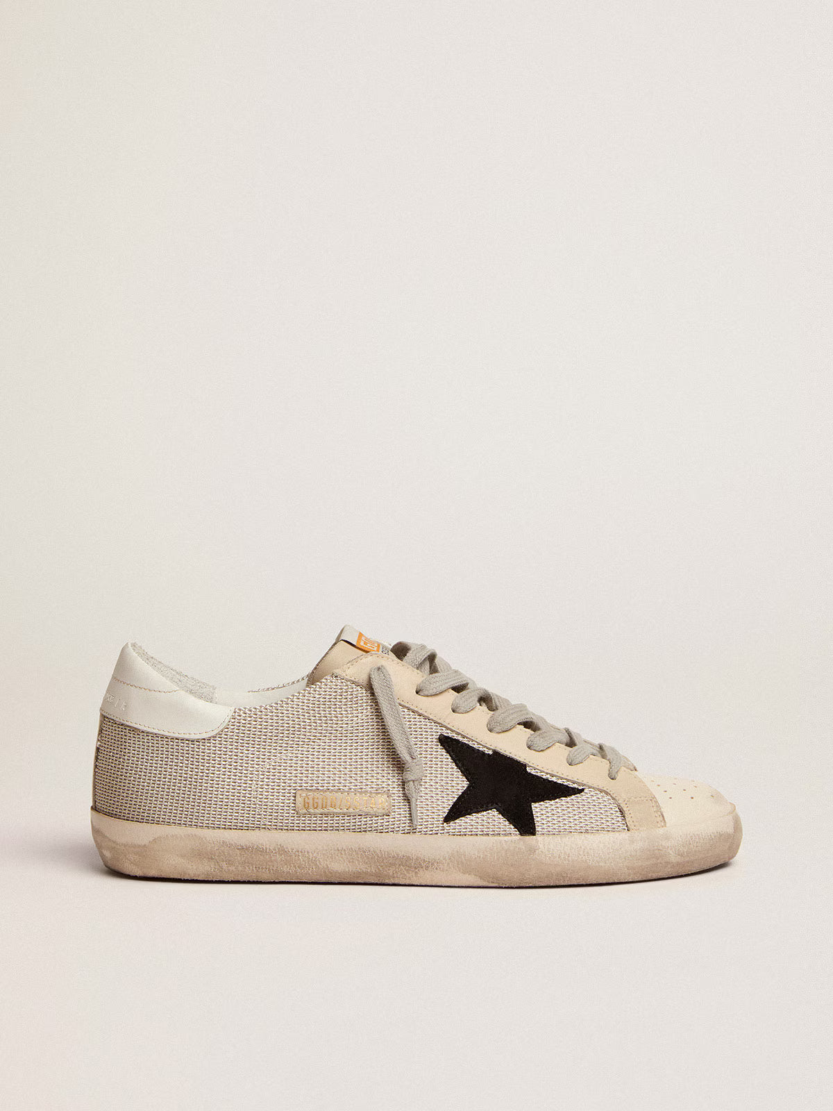 Golden Goose Superstar Sneaker Couro Branco e Preto.