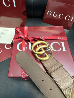 Cinto Gucci GG Golden.