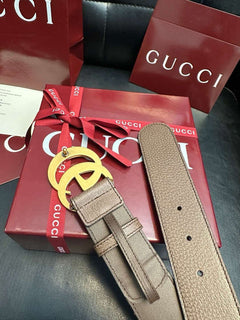 Cinto Gucci GG Golden.