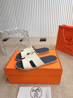Hermes Izmir Sandal Blanc de Paris.