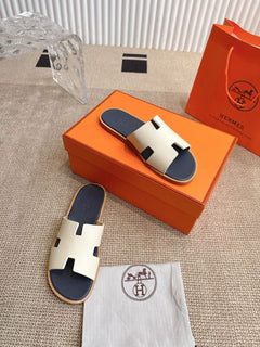 Hermes Izmir Sandal Blanc de Paris.