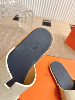 Hermes Izmir Sandal Blanc de Paris.