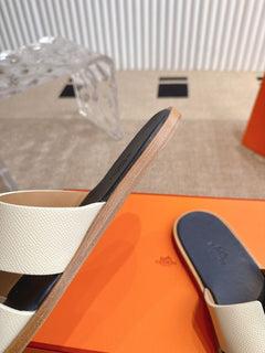 Hermes Izmir Sandal Blanc de Paris.