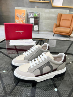 Tênis Ferragamo Grey.