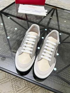 Tênis Ferragamo Grey.