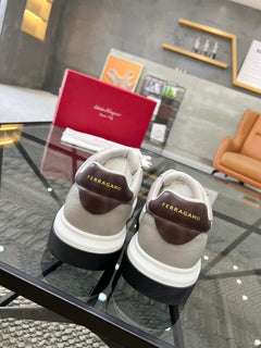 Tênis Ferragamo Grey.