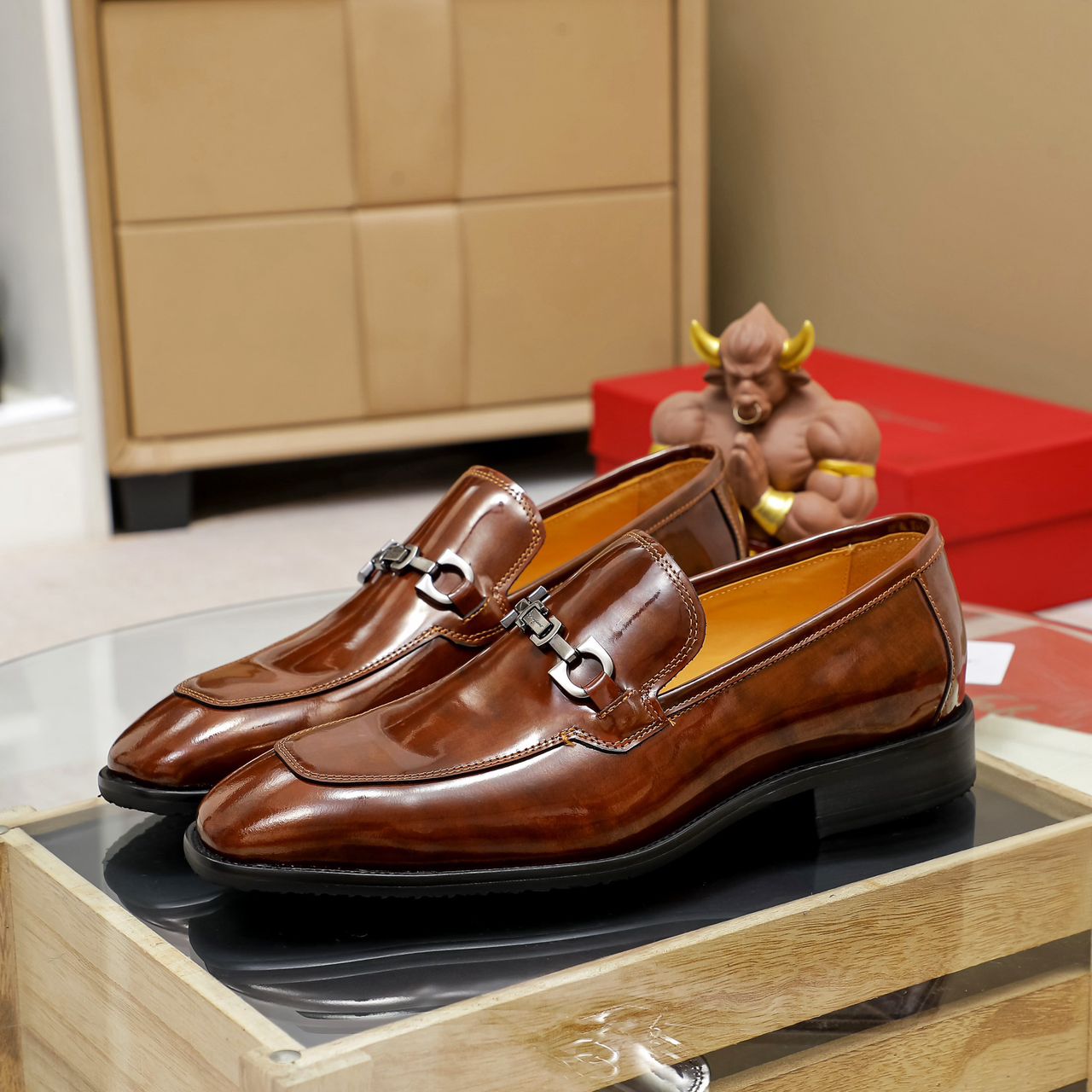 sapato ferragamo marrom.