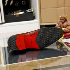 sapato ferragamo marrom.