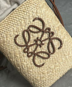 Loewe Square pocket in iraca palm and calfskin