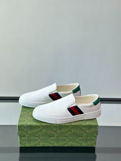 Tênis Slip-on Ace da Gucci.
