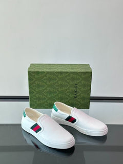 Tênis Slip-on Ace da Gucci.