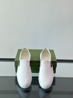 Tênis Slip-on Ace da Gucci.