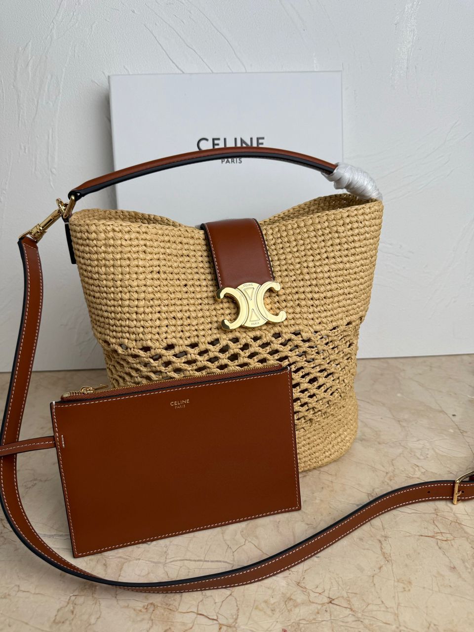 Bolsa Celine Bucket Louise Pequena