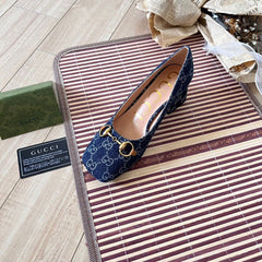 Gucci Horsebit Pump GG Canvas Azul .