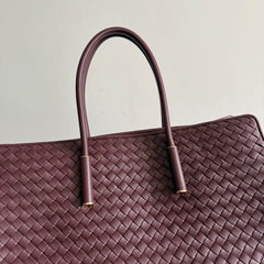 Bolsa Bottega Veneta Barbara Tote em Couro Bordô Estruturado .
