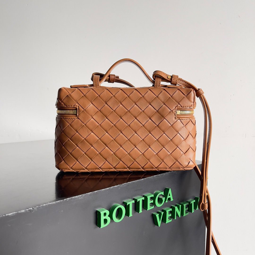 Bottega Veneta Intrecciato Vanity Case Leather Bag Caramel .