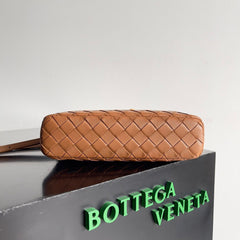 Bottega Veneta Intrecciato Vanity Case Leather Bag Caramel .