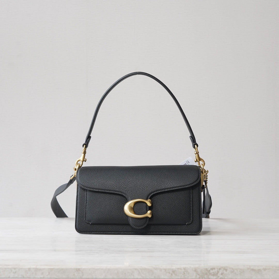 Bolsa Coach Tabby em Couro Preto com Interior Caramelo .