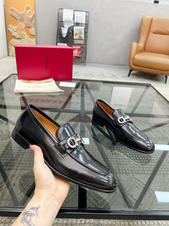 Salvatore Ferragamo Gancini Black