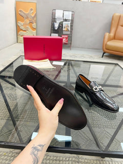 Salvatore Ferragamo Gancini Black