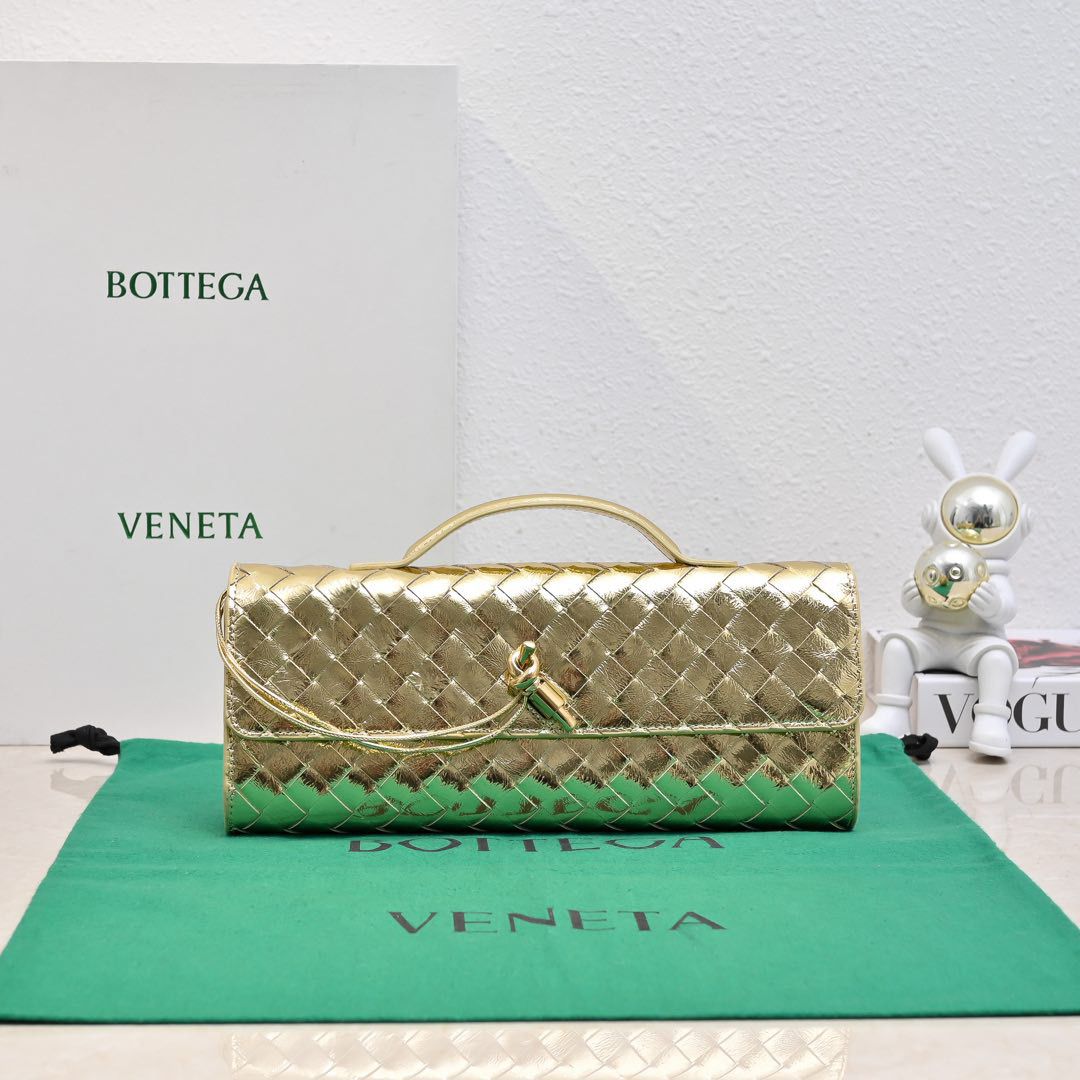 Bolsa Clutch Andiamo Champagne gold Bottega Veneta .