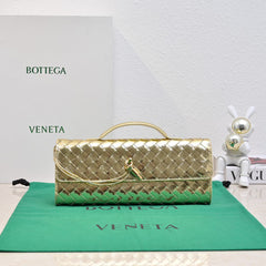 Bolsa Clutch Andiamo Champagne gold Bottega Veneta .
