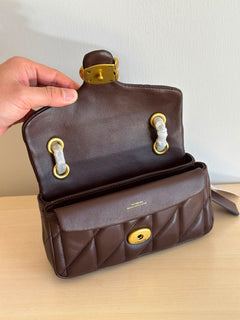 Coach Tabby 26 Matelassê  Brown Ferragens Douradas.