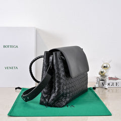 Bottega Veneta Messenger Andiamo Black