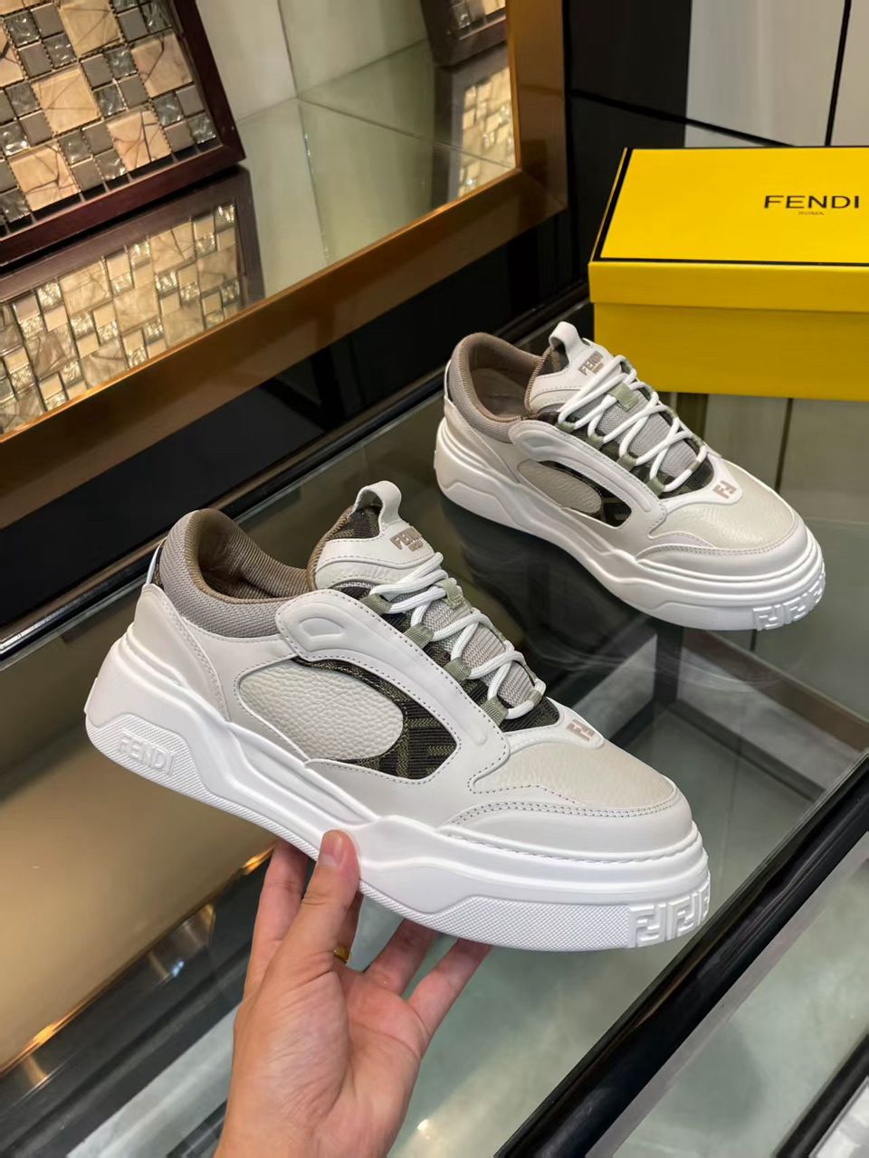 tênis Force Fendi Beje